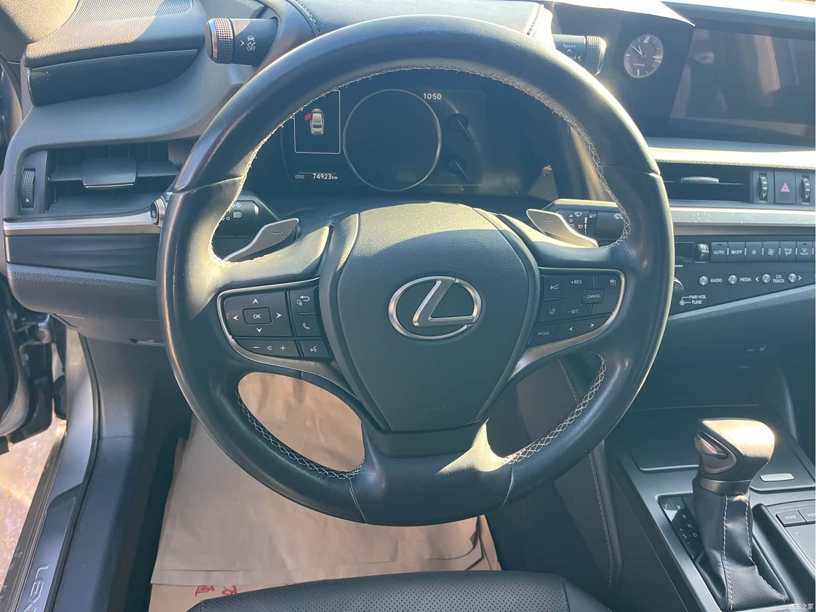 Lexus ES, 2019 8