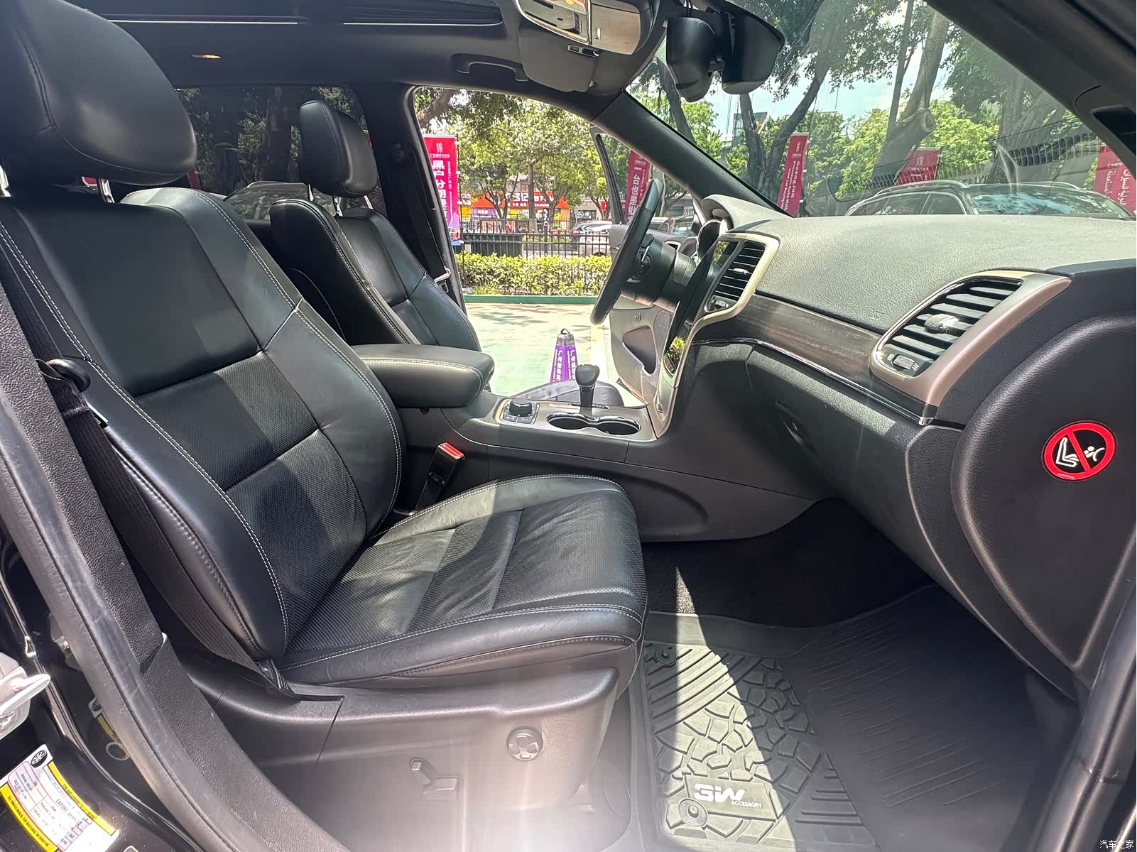Jeep Grand Cherokee, 2015 10