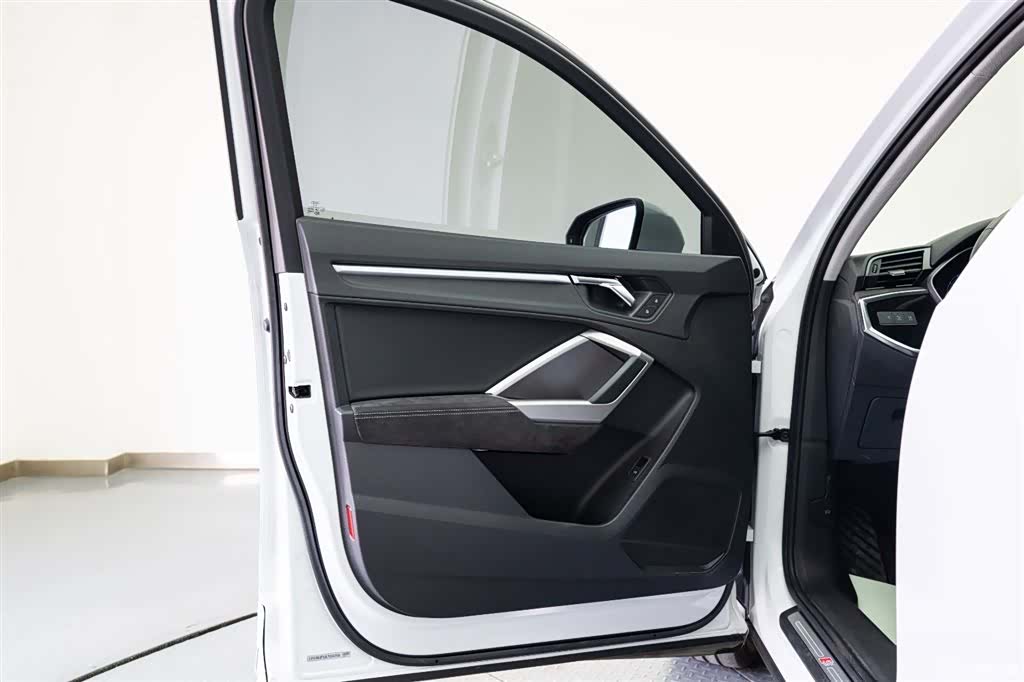 Audi Q3, 2020 10