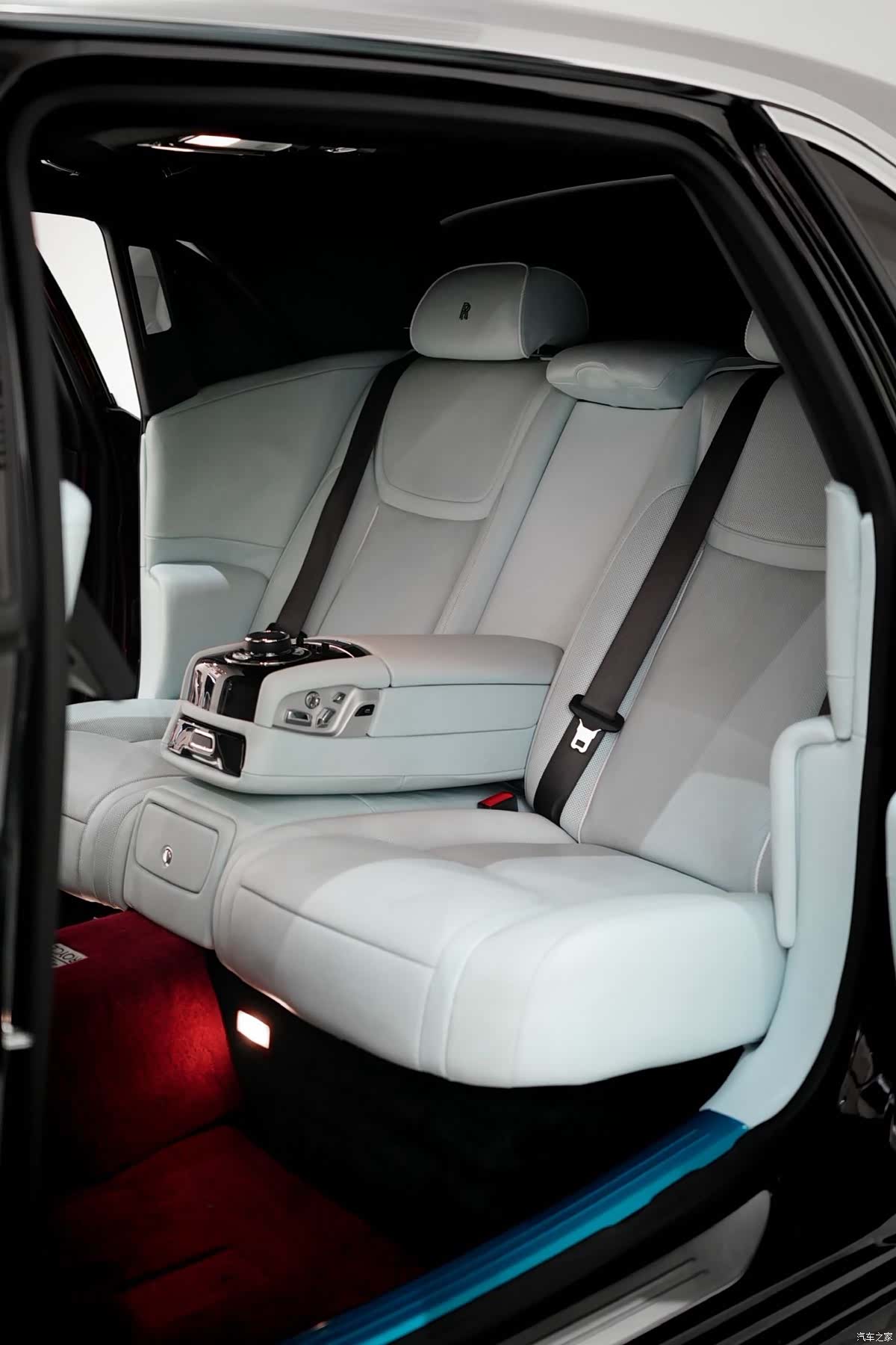 Rolls-Royce Ghost, 2019 12