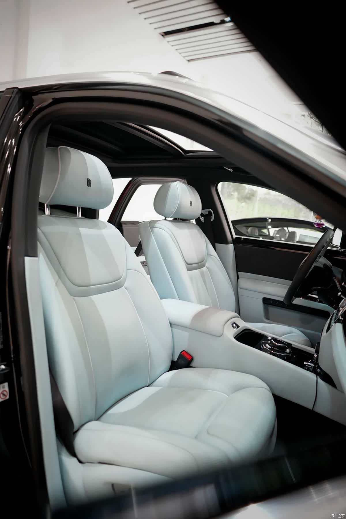 Rolls-Royce Ghost, 2019 19