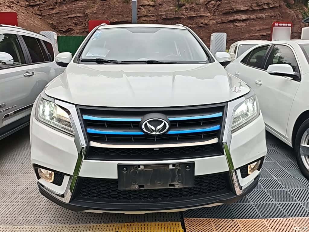 BAIC S6, 2017 3