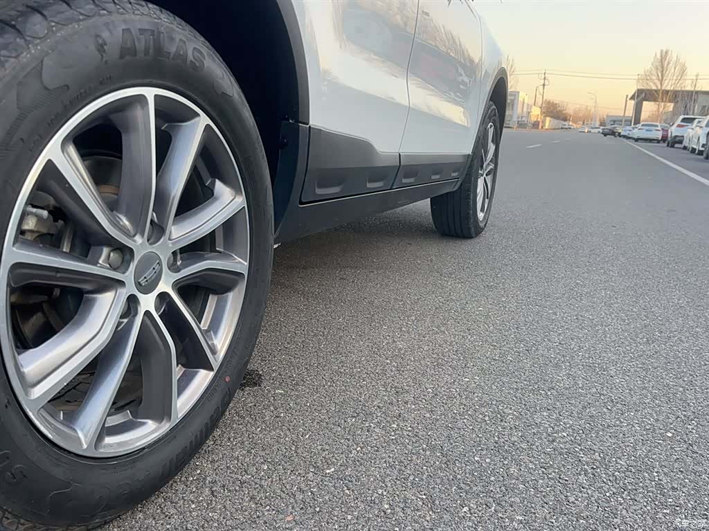 Geely Boyue, 2022 21
