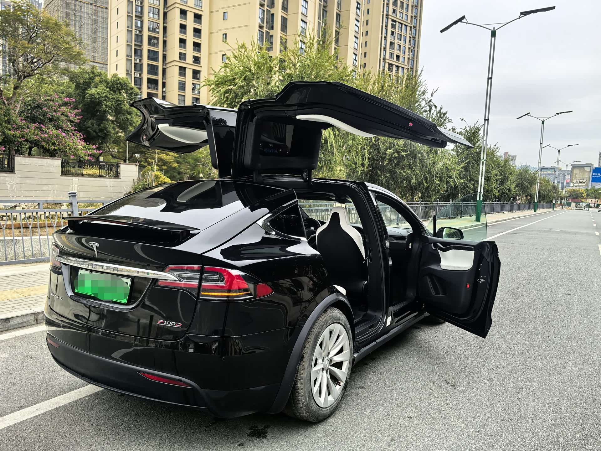 Tesla Model X, 2019 24