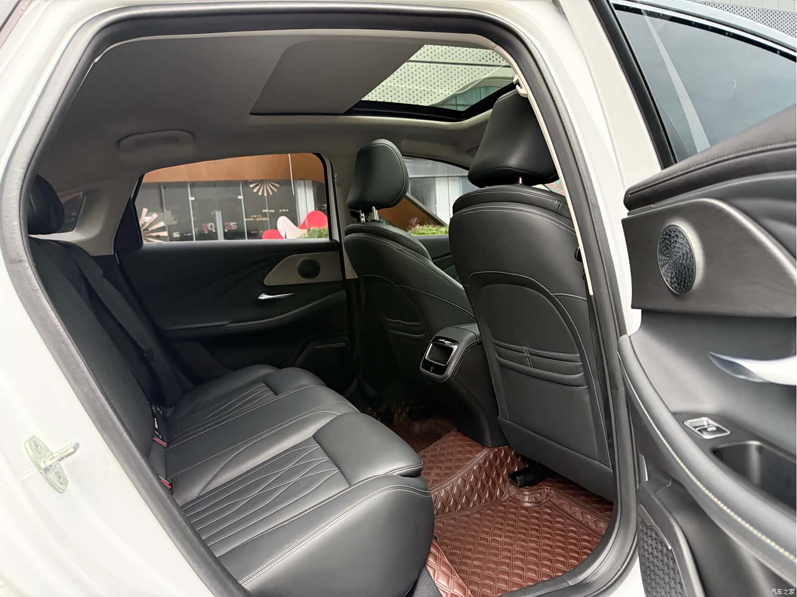 Chery Arrizo 8, 2023 15