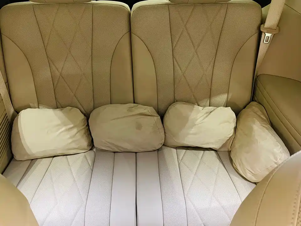 AITO Ask the world M9