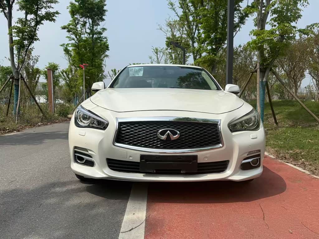 Infiniti Q50L