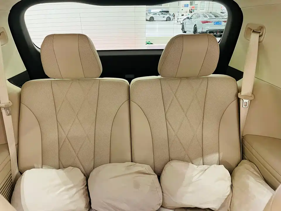 AITO Ask the world M9