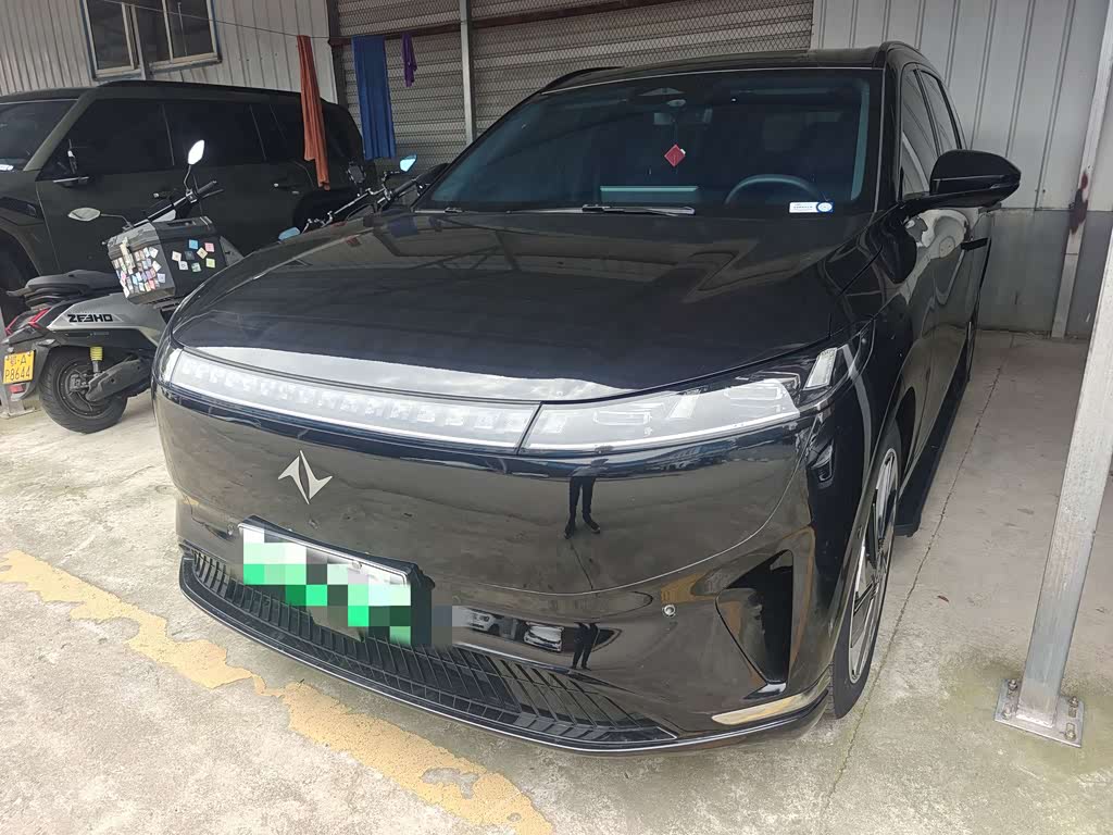 Dongfeng eπ008