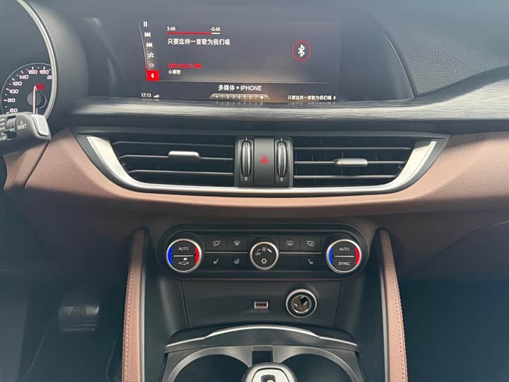 Alfa Romeo Stelvio si tan wei 2017 2.0T 200HP Luxury