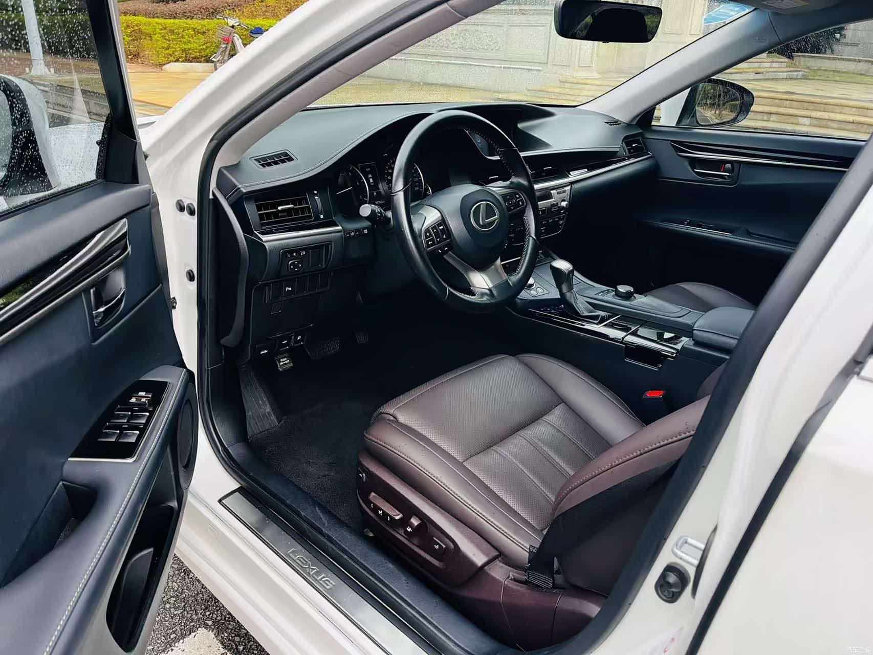 Lexus ES, 2018 3