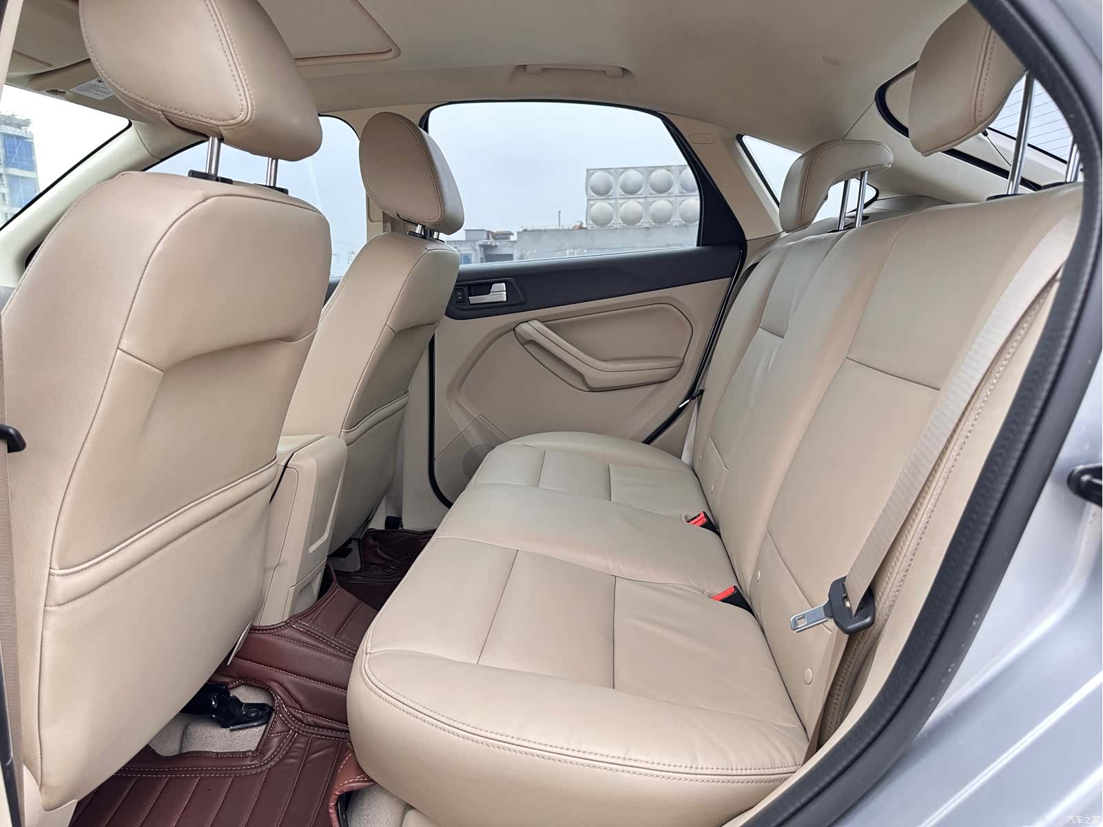 Ford Focus, 2014 18