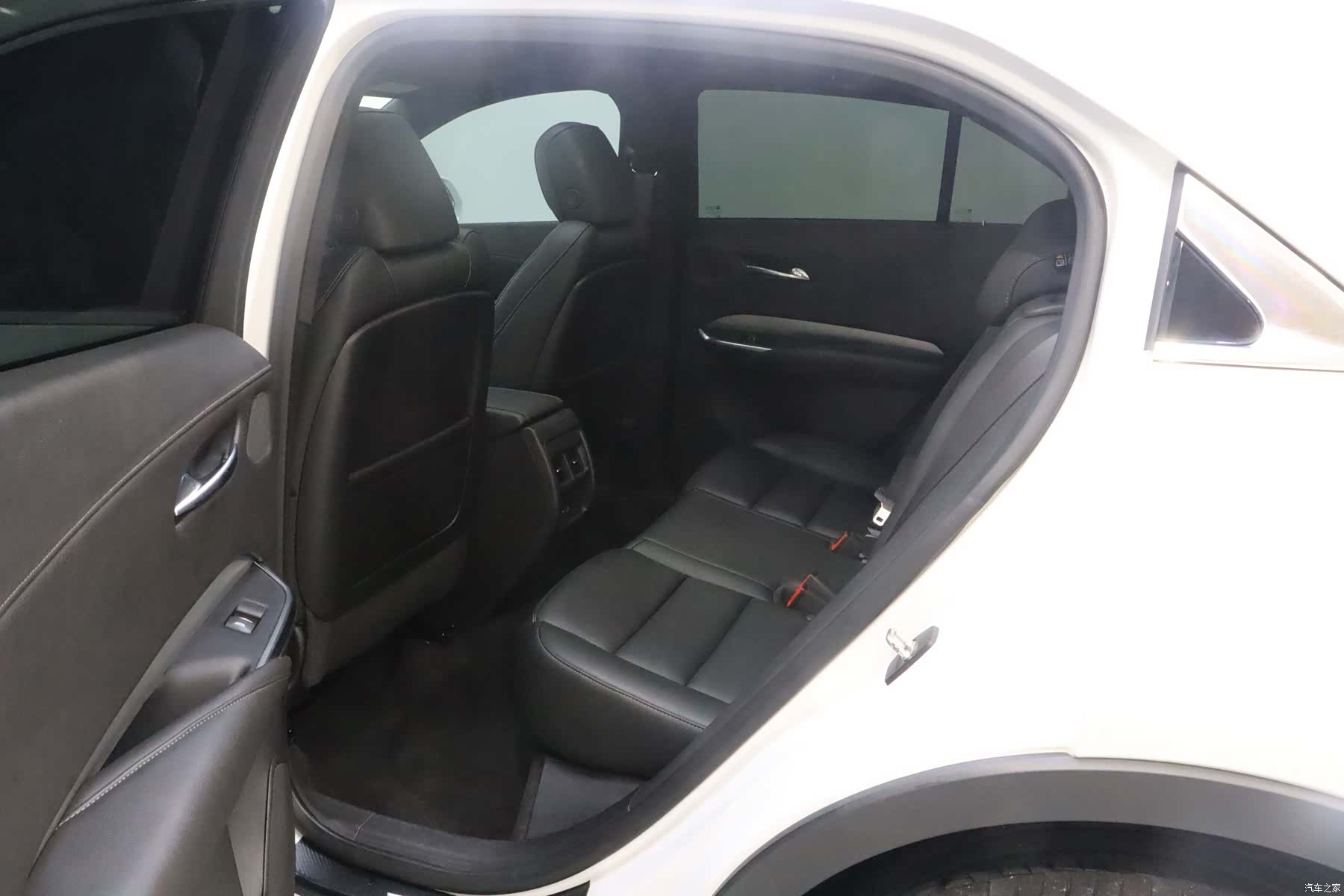 Cadillac XT4, 2021 21