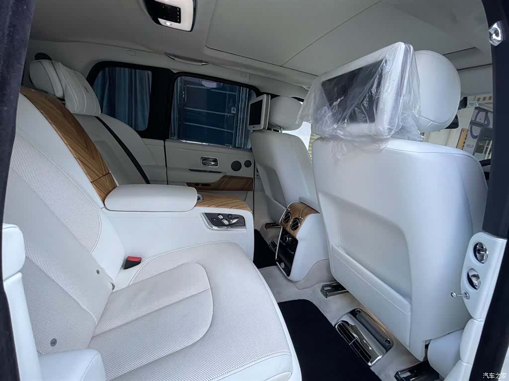 Rolls-Royce Cullinan, 2025 16