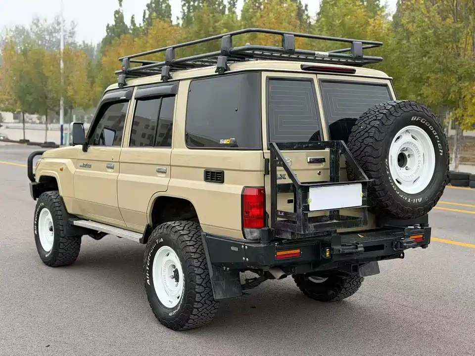 Toyota Land Cruiser
