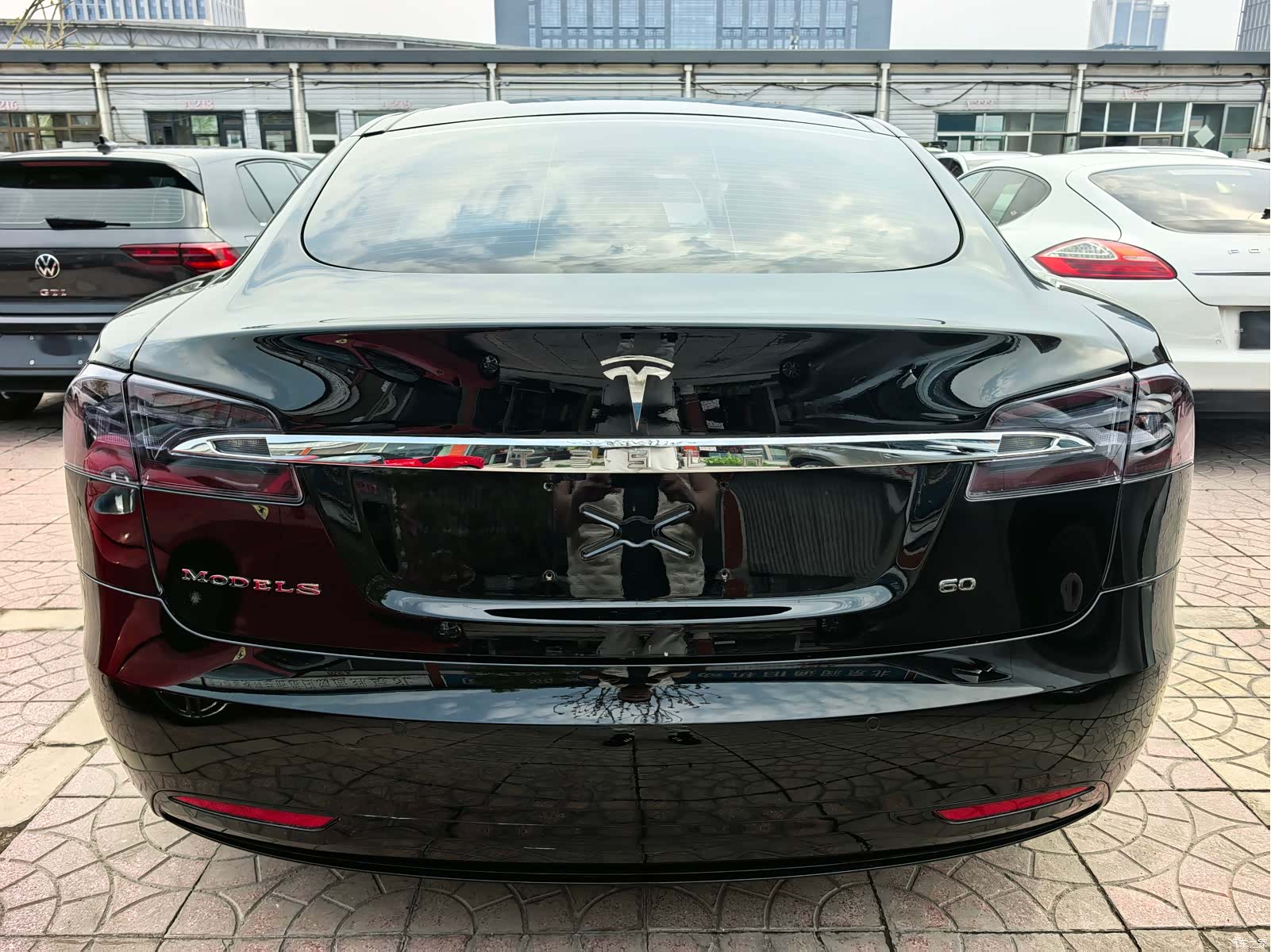 Tesla Model S, 2016 13
