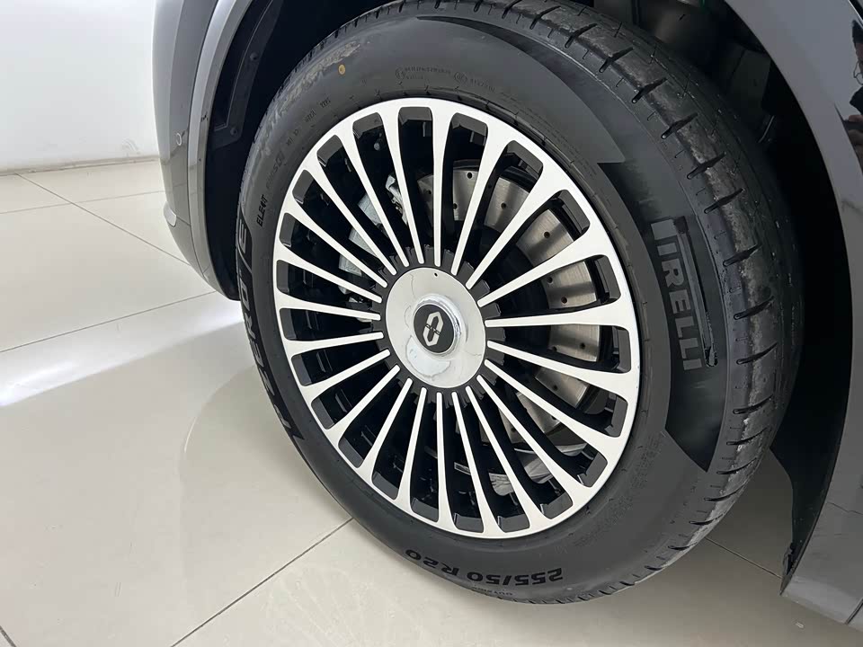 AITO Ask the world M8