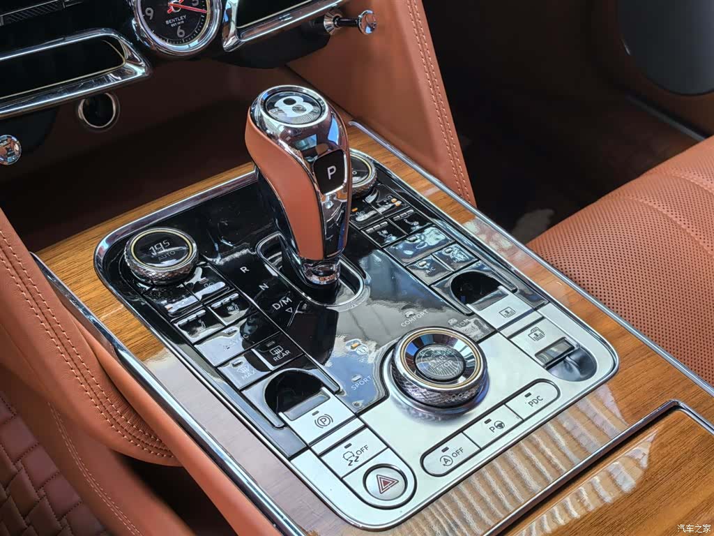 Bentley Flying Spur, 2022 9