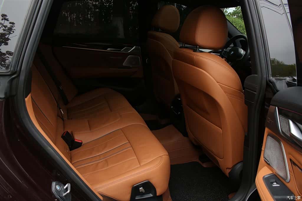 BMW 6 Series GT, 2017 11