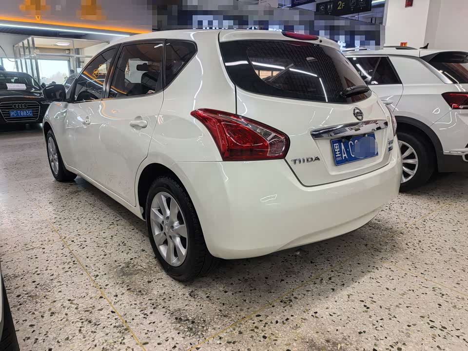 Nissan TIIDA