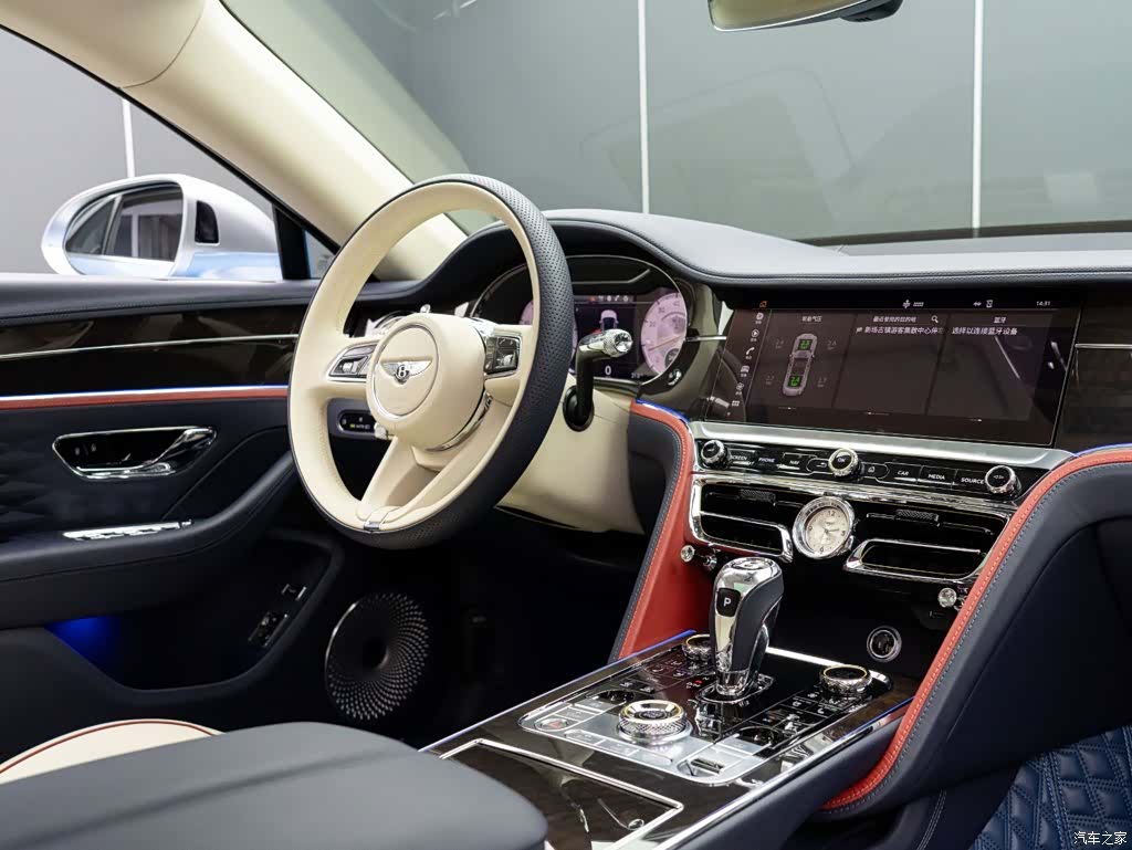 Bentley Flying Spur, 2023 21