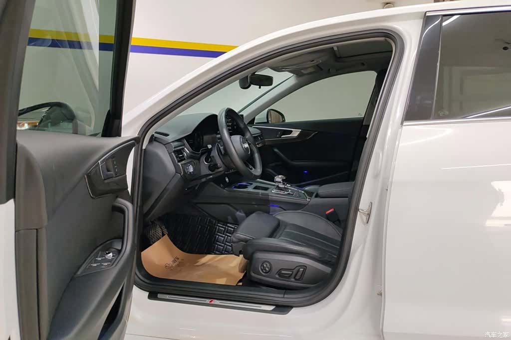 Audi A4L, 2022 9