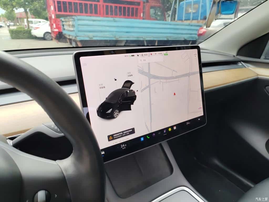 Tesla Model Y, 2021 4