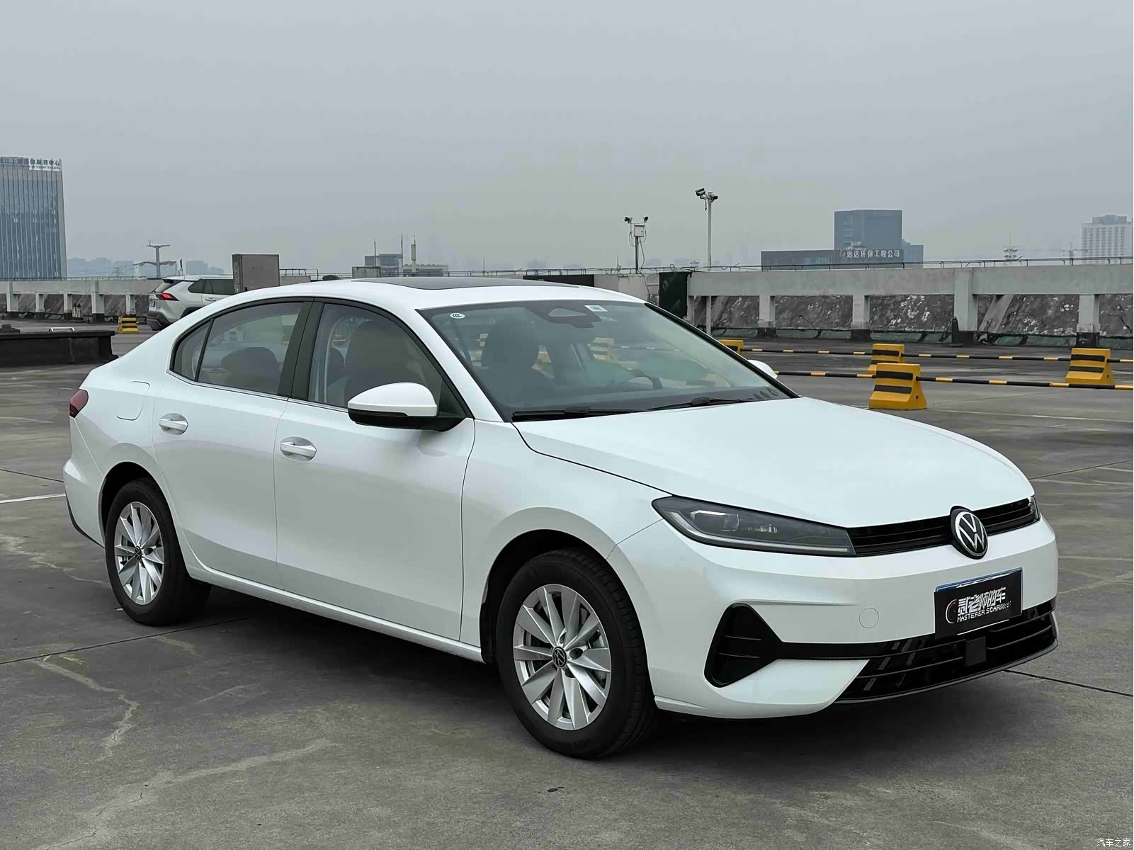 Volkswagen Sagitar, 2026 3