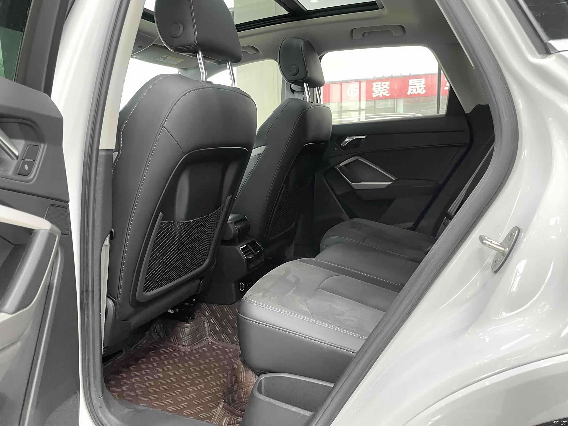 Audi Q3, 2022 10