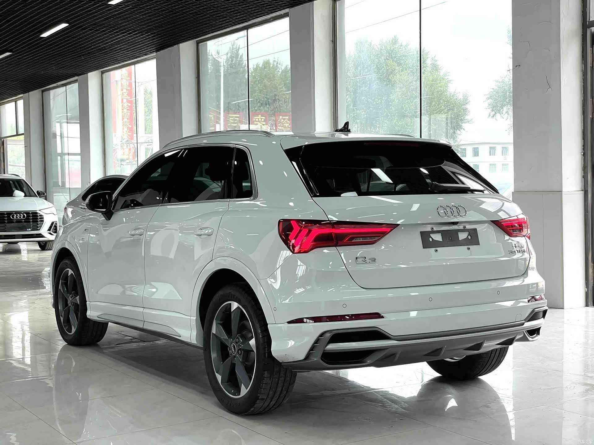 Audi Q3, 2022 4