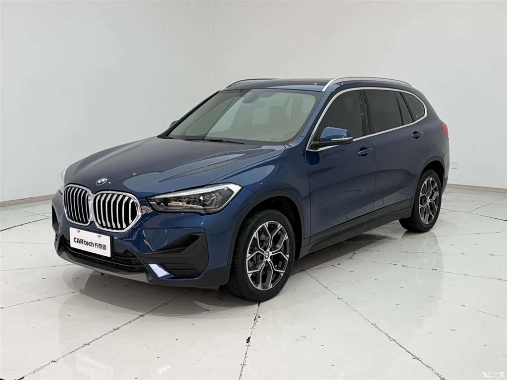 BMW X1, 2022 все фото