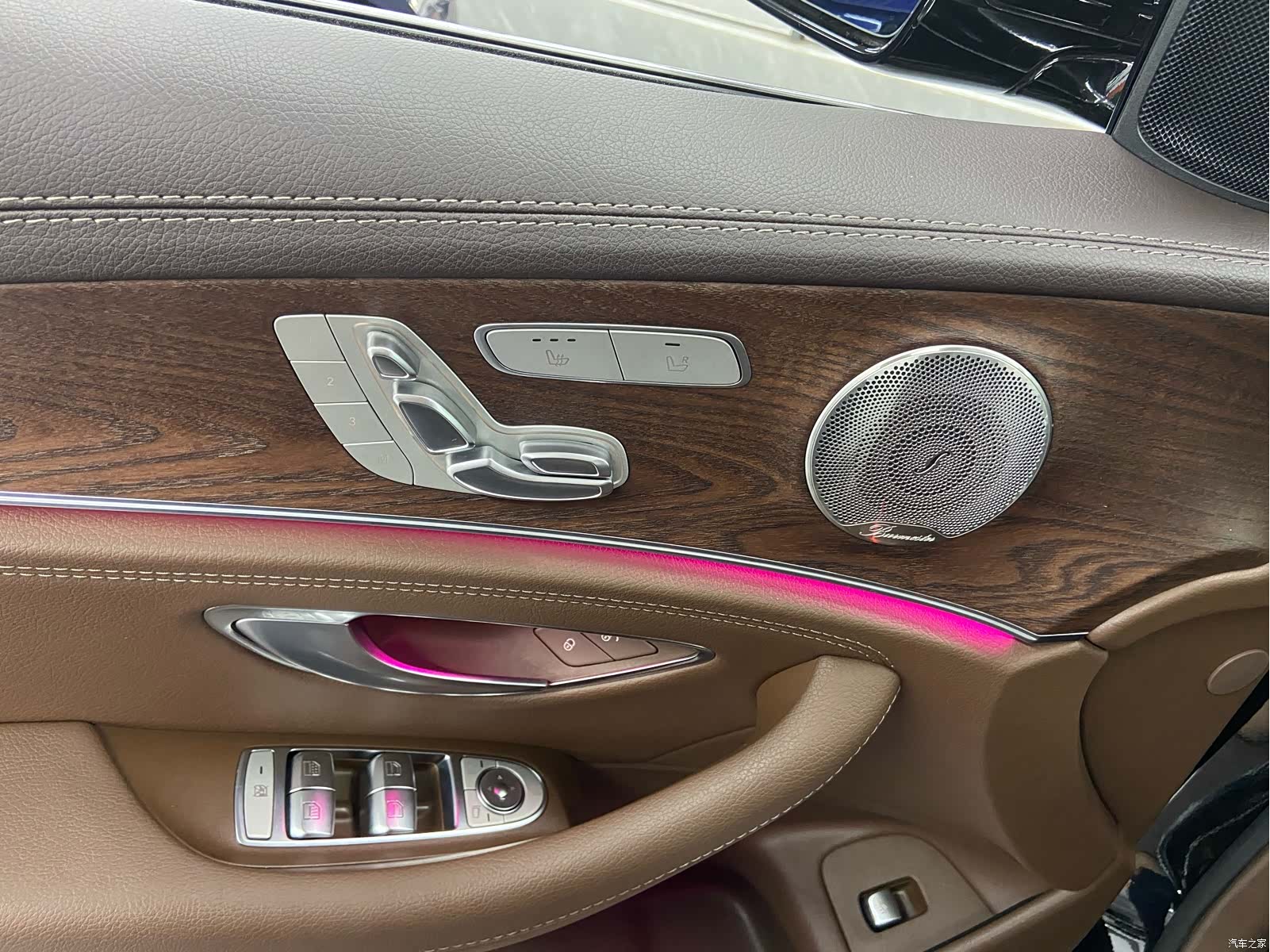 Mercedes-Benz E-Class, 2023 11