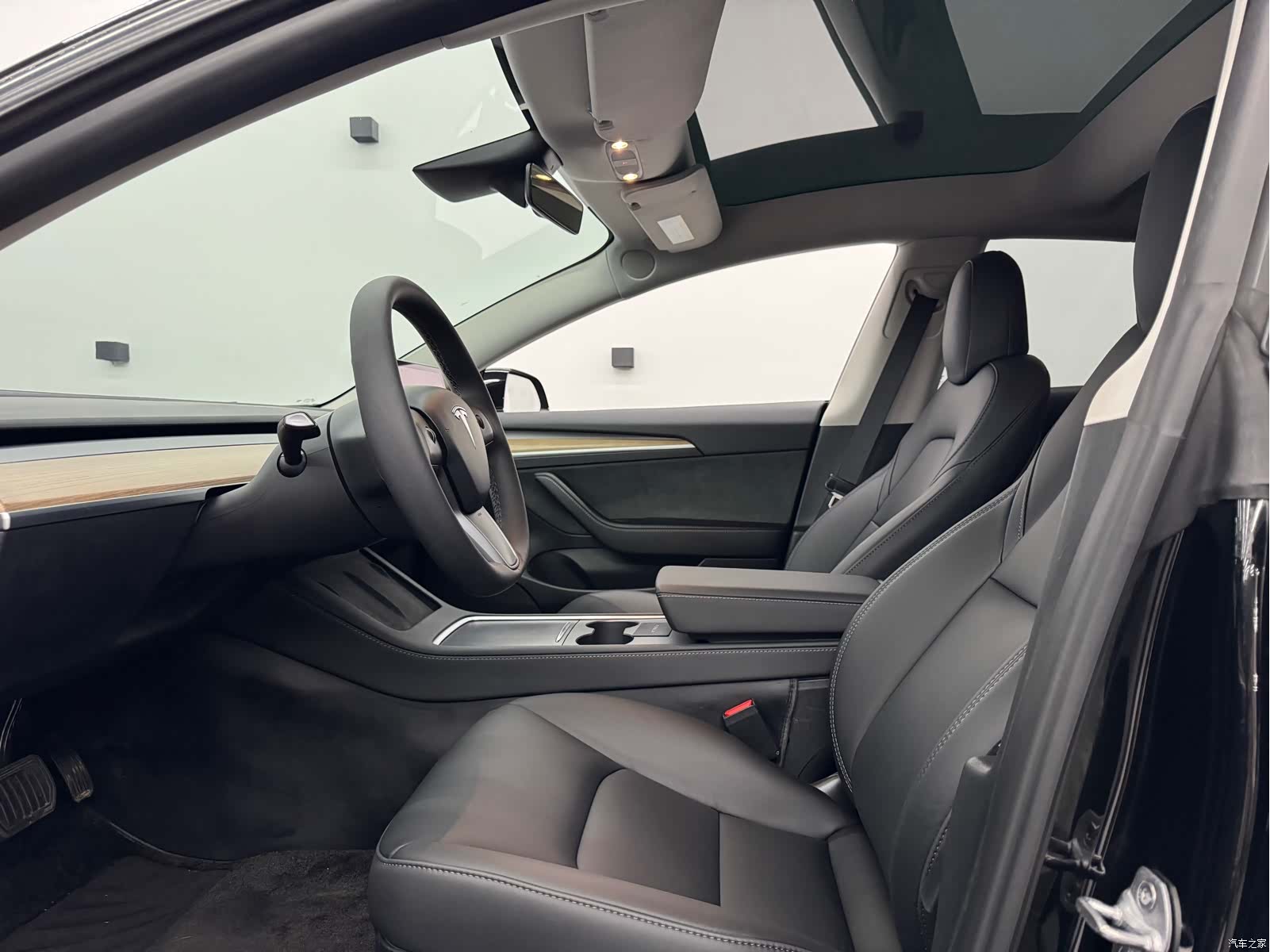 Tesla Model 3, 2023 4