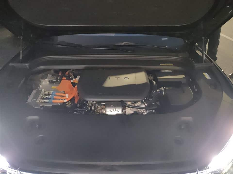 AITO Ask the world M9