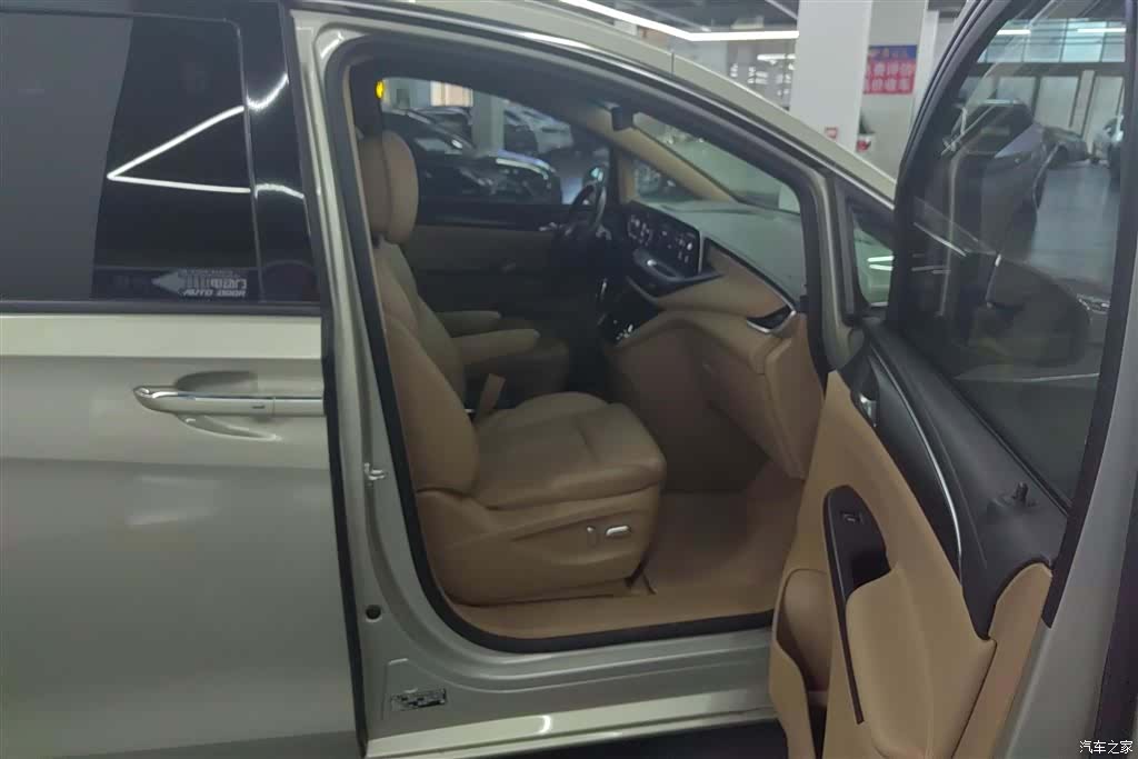 Buick GL8, 2021 8