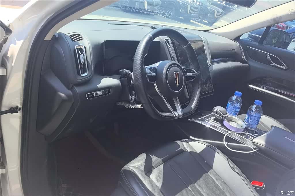 Hongqi HS3, 2023 12