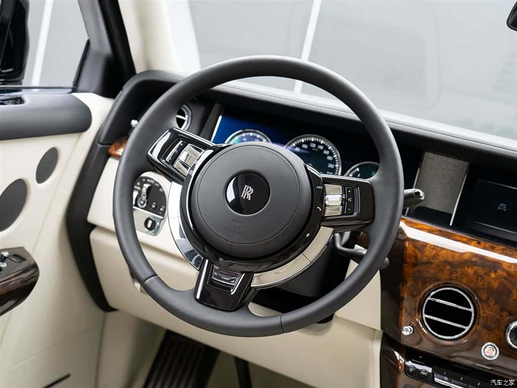 Rolls-Royce Phantom, 2018 26