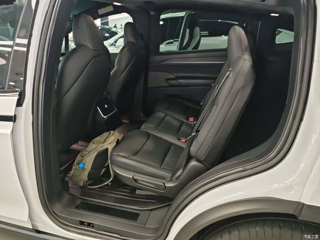 Tesla Model X, 2023 17