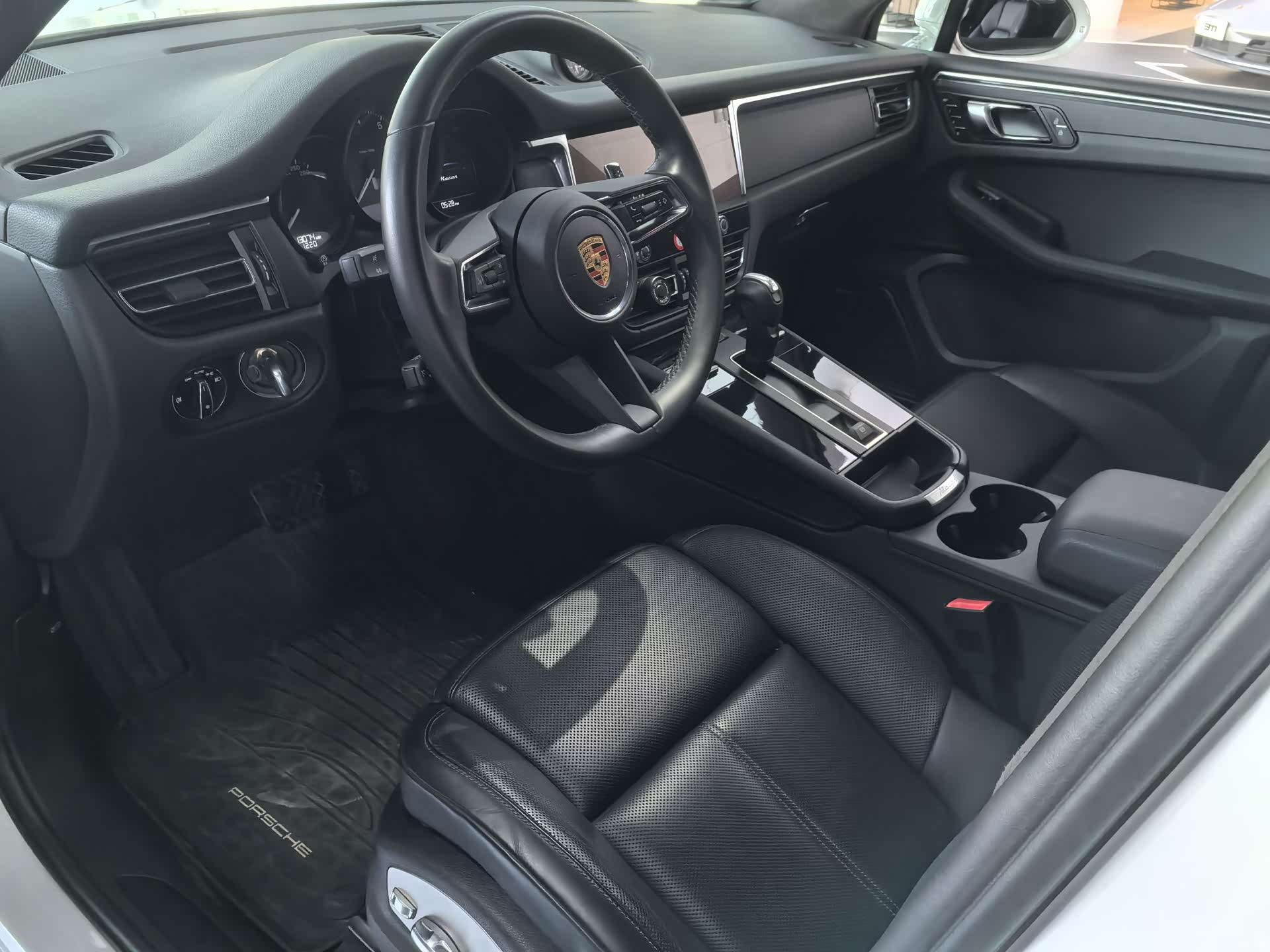 Porsche Macan, 2025 2