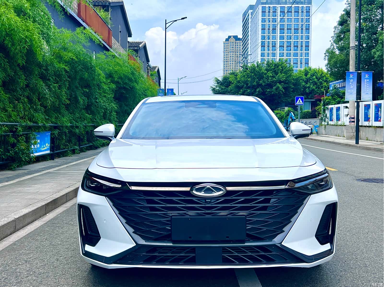Chery Arrizo 8, 2024 4