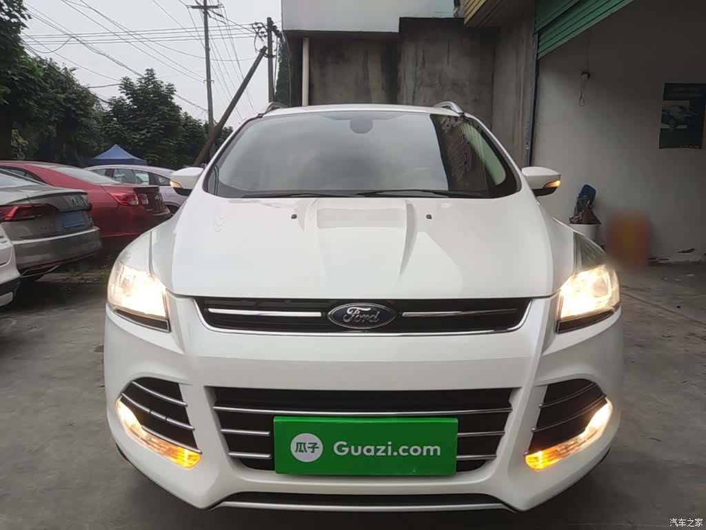 Ford Kuga, 2015 3