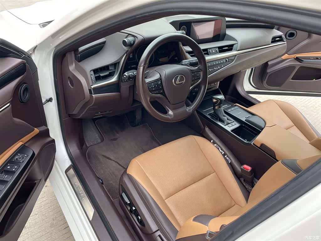 Lexus ES, 2021 12