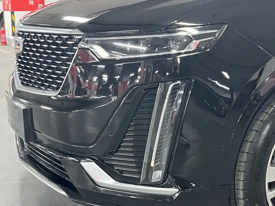 Cadillac XT6