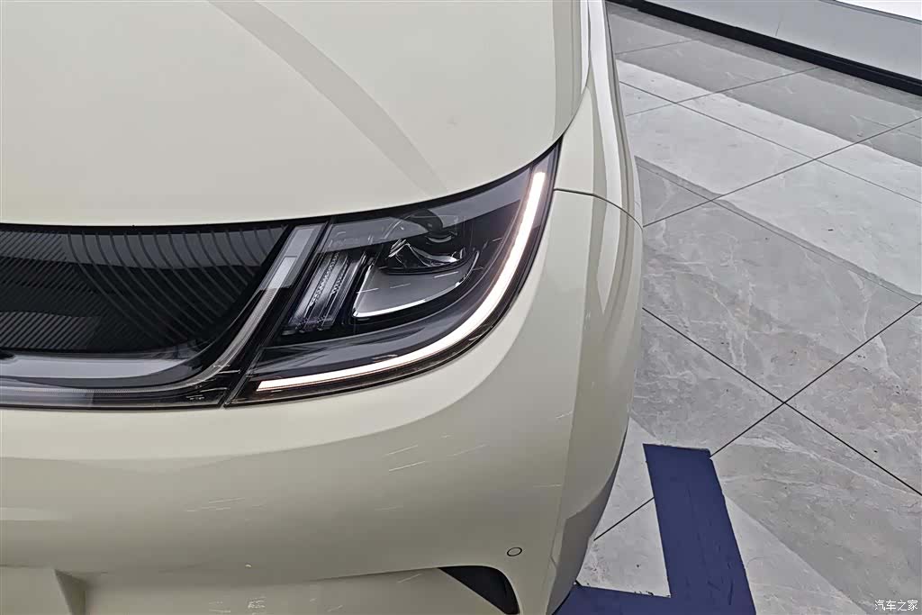BYD Dolphin, 2023 все фото