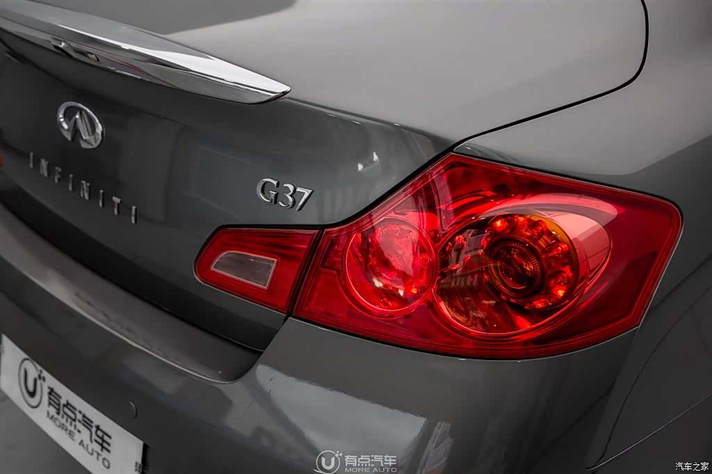 Infiniti G37, 2011 4