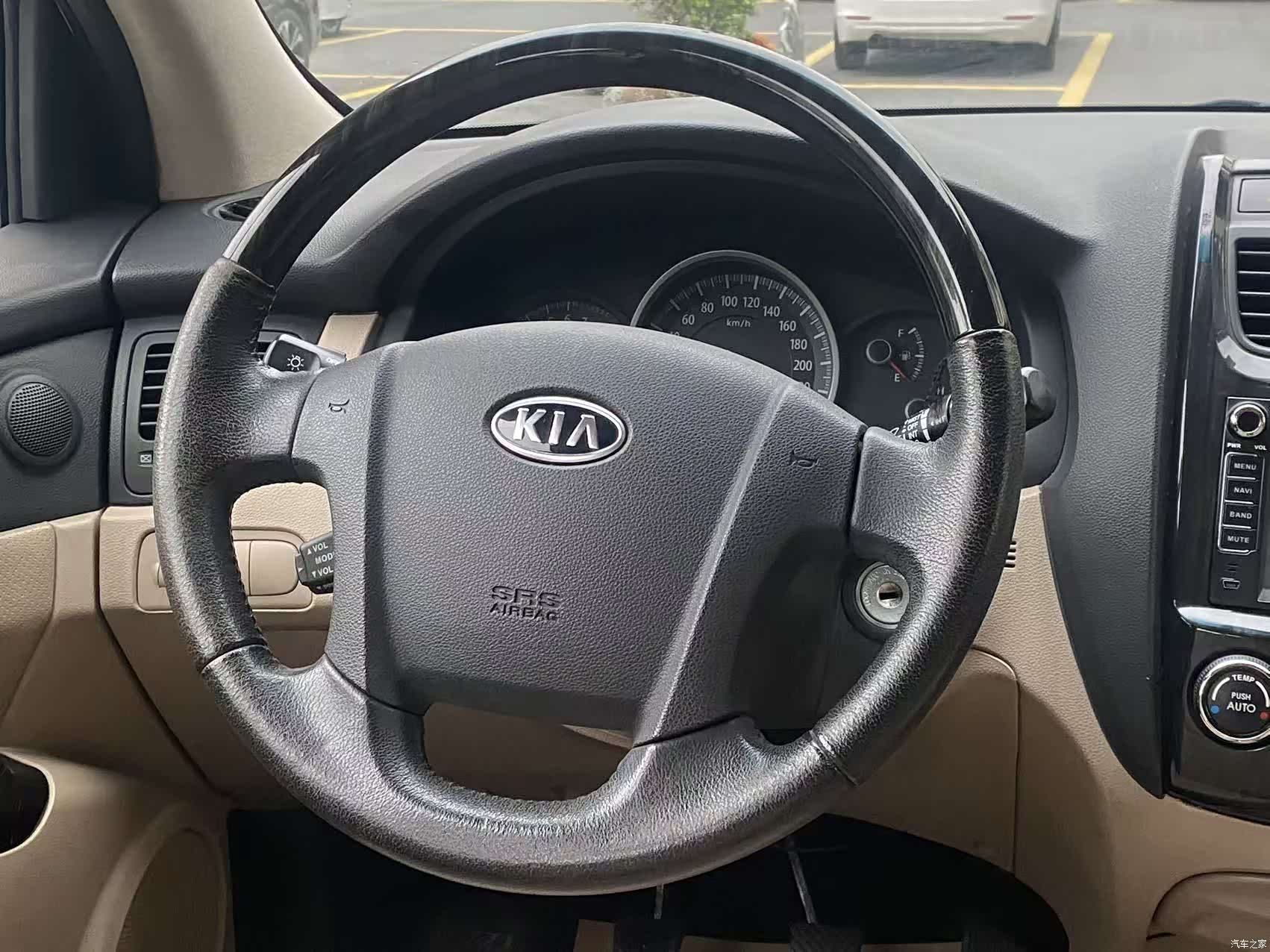 Kia GLS, 2011 19