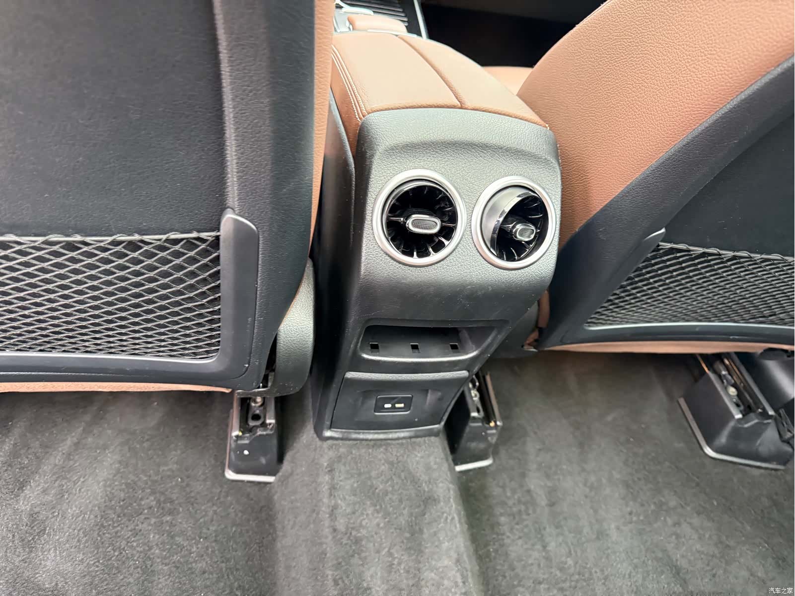 Mercedes-Benz GLB, 2021 32