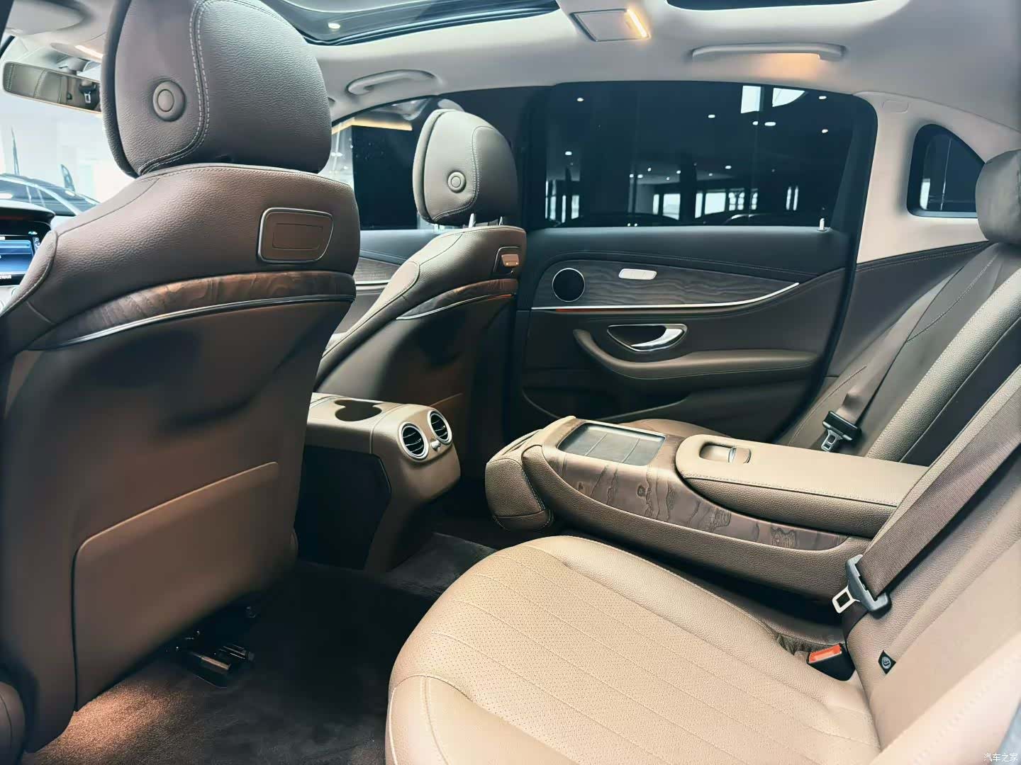 Mercedes-Benz E-Class, 2020 6