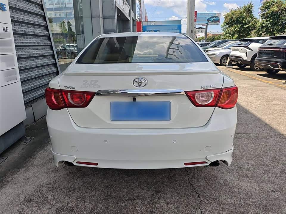 Toyota Reiz Toyota Reiz