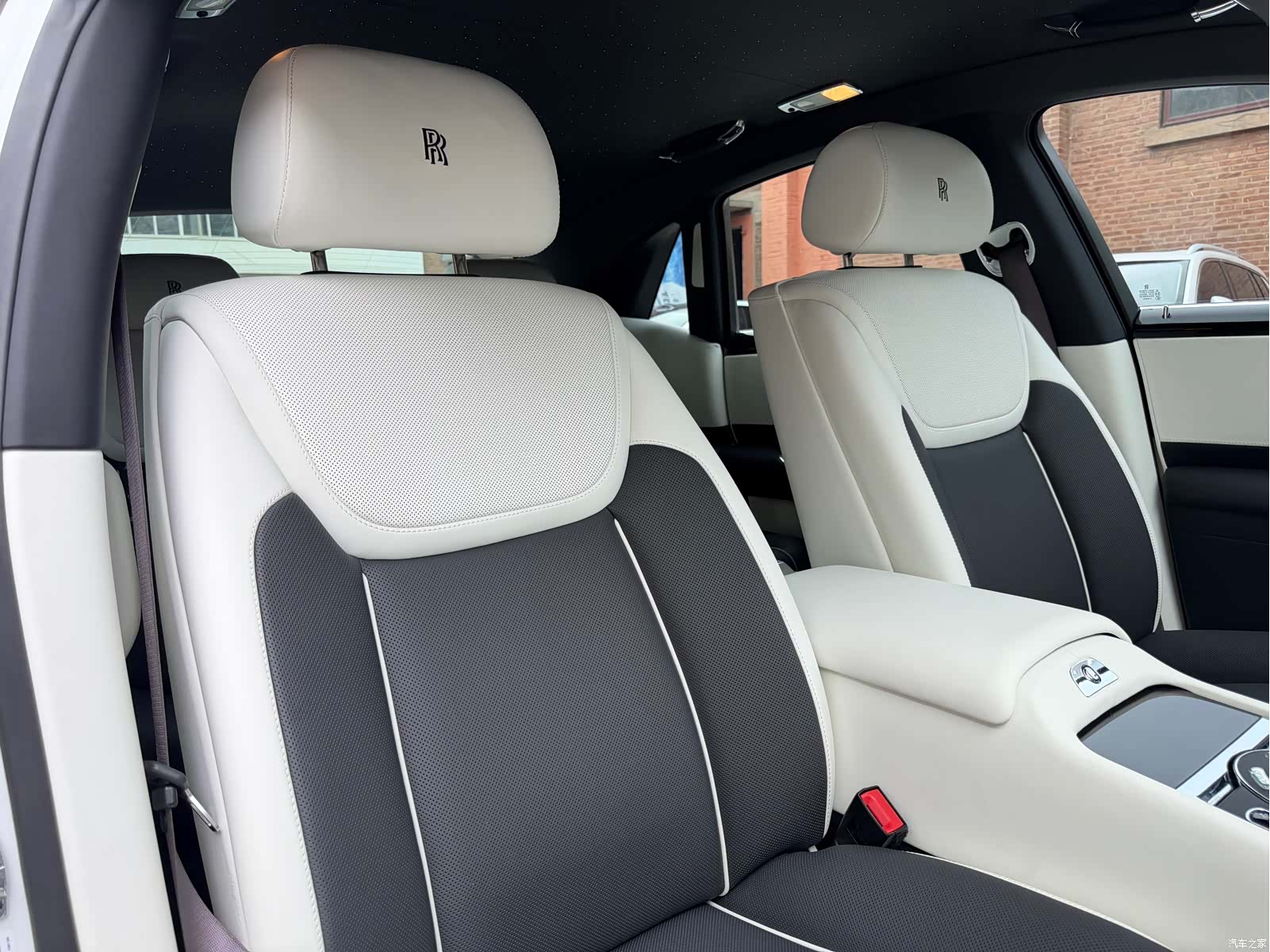 Rolls-Royce Ghost, 2018 11